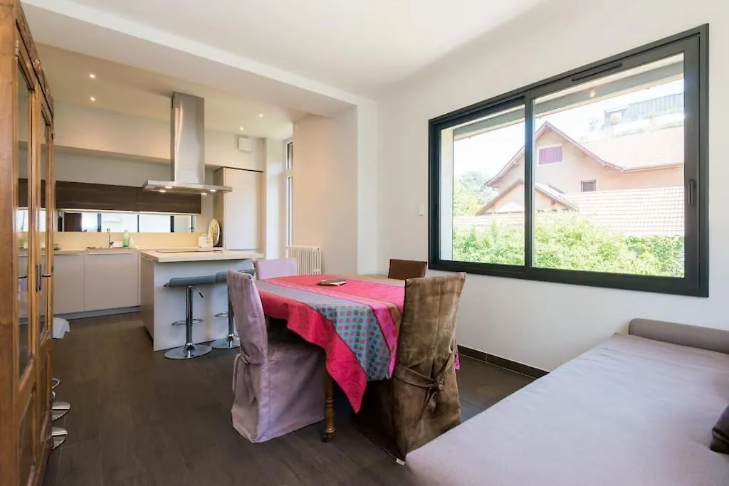 Belle Villa Savoyarde Typique Lac 4 Mn A Pied Annecy 0*,