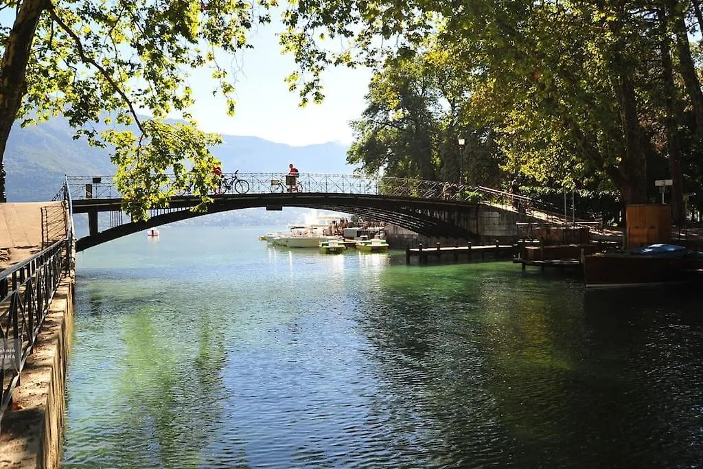 Belle Villa Savoyarde Typique Lac 4 Mn A Pied Annecy